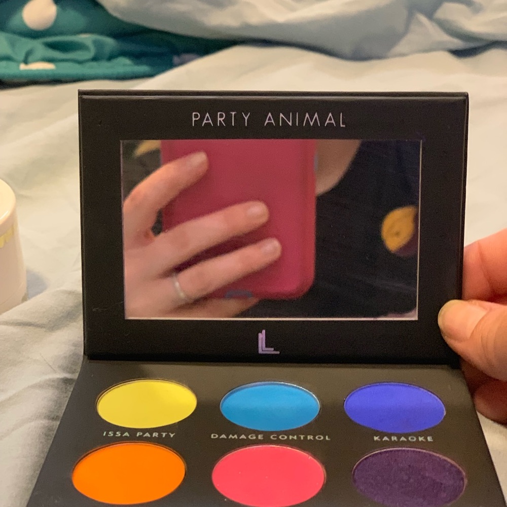 Eye pallet (party animal)